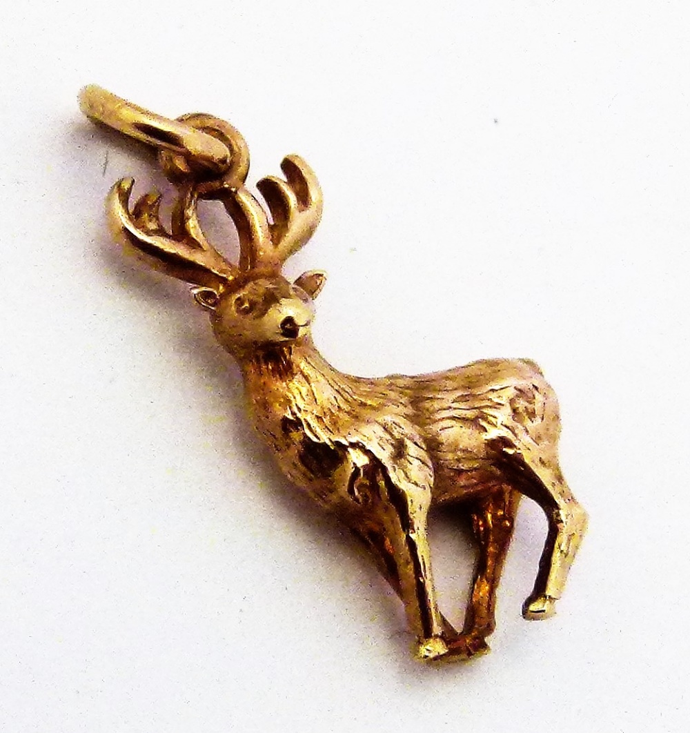 9 CT STAG CHARM.