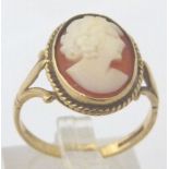 9 CT CAMEO RING.