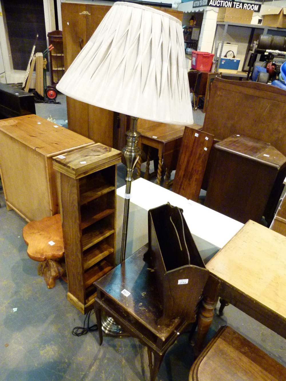 MIXED ITEMS. Lamp table and magazine rac