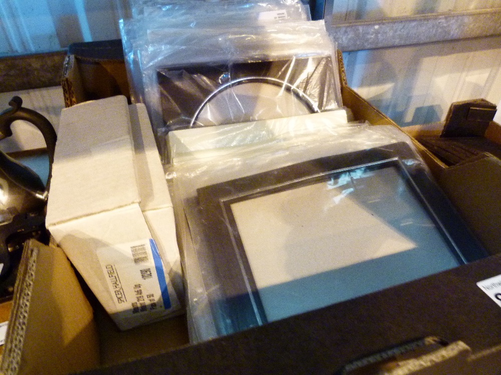 Box of photograph mounts