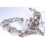 SILVER LINK BRACELET.