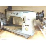 COMMERCIAL SINGER SEWING MACHINE. Vintag