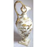 GRAINGERS WORCESTER IVORY EWER.