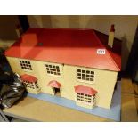 1950'S DOLLS HOUSE.