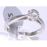 9CT SOLITAIRE RING. 9ct white gold 0.