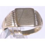 9 CT GENTS SIGNET RING. 9ct 1984 gents s