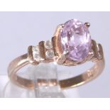 14 CT COLOUR CHANGE RING. 14 ct colour c