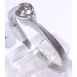 PLATINUM RING. Platinum diamond solitair