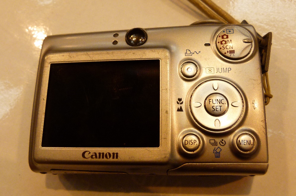 CANON CAMERA. Canon Ixus camera and a ca - Image 3 of 4
