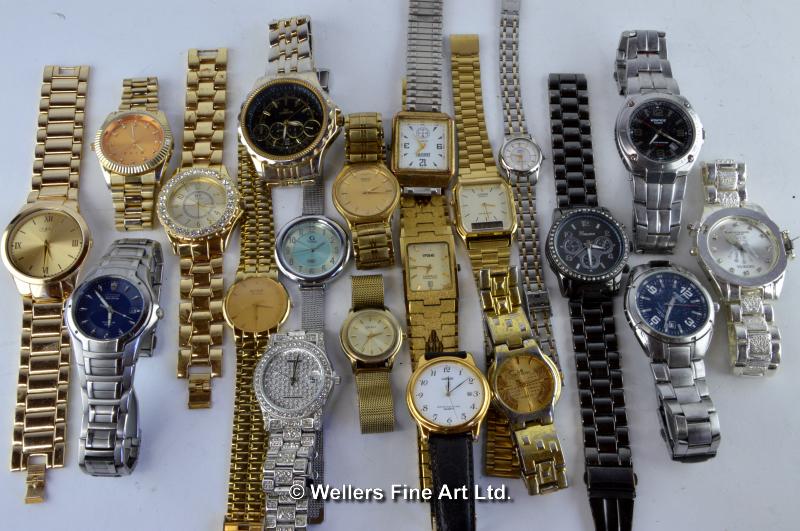 *Bag of approximately twenty mixed wristwatches including Citizen and Lorus (Lot subject to VAT)