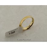 18ct yellow gold wedding band, ring size L½