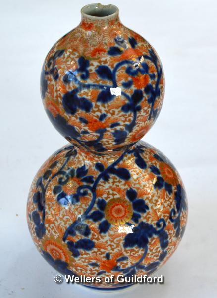 A Chinese imari pattern double gourd vase, 26cm,