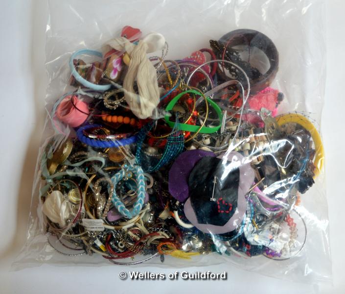 Sealed bag containing costume jewellery, weighing approximately 2.43 kilograms