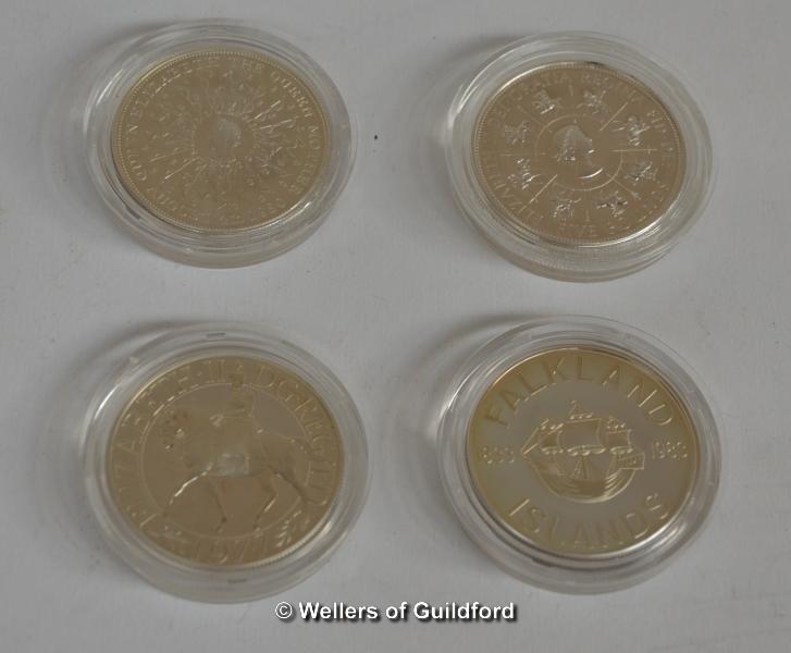 Elizabeth II, proof silver crowns and £5, 1977, 1980, 1993; Falklands Islands 150th Anniversary