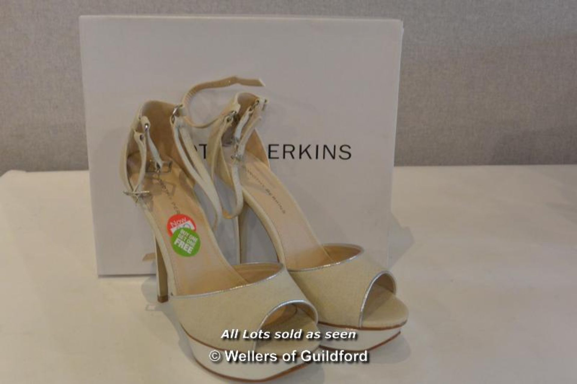 *X LADIES NEW AND BOXED DOROTHY PERKINS CREAM SARI HIGH HEELED SANDALS - 6 (SH-0420-120516)