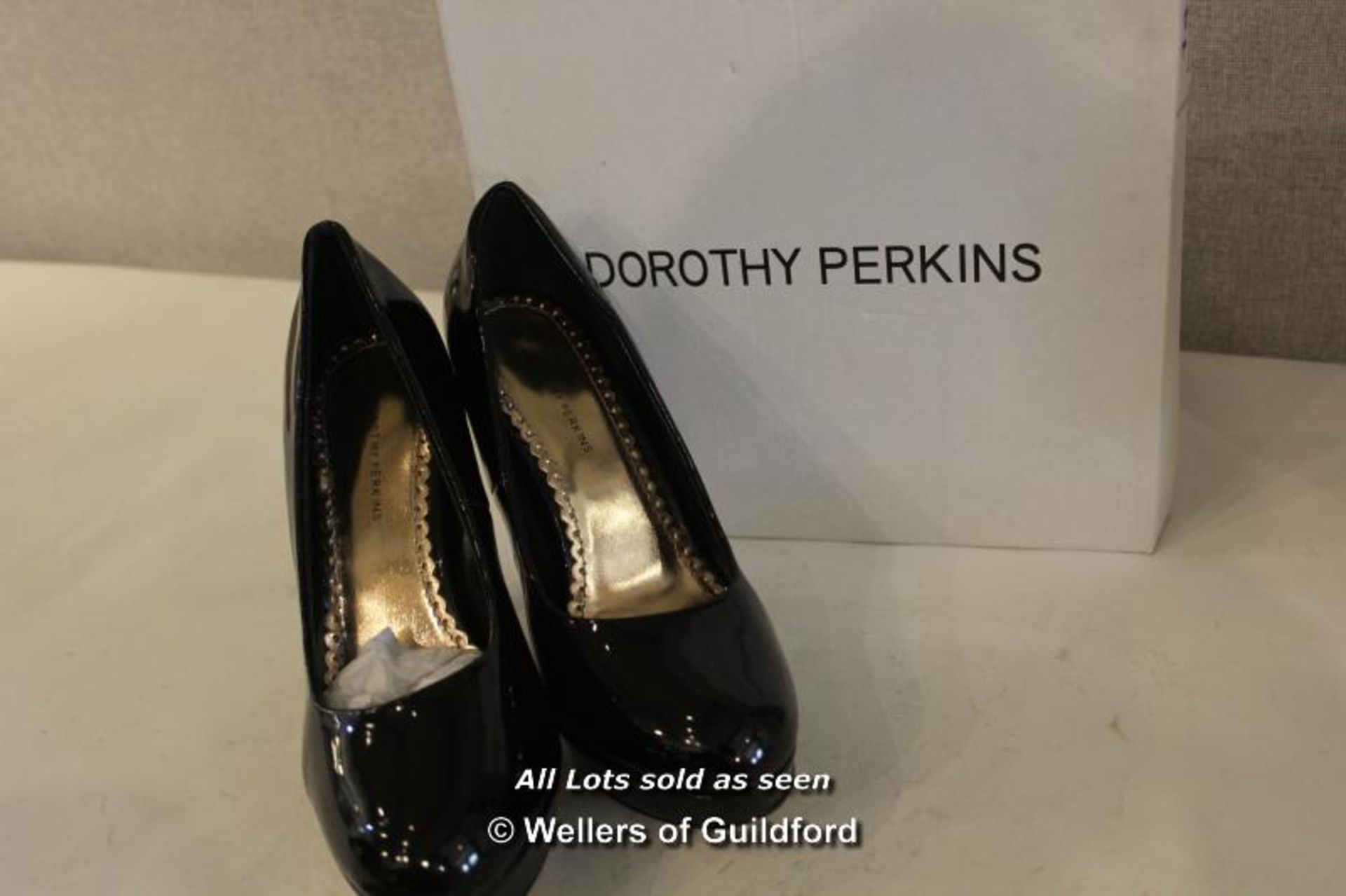 *X LADIES NEW AND BOXED DOROTHY PERKINS BLACK DIZZY HIGH HEELED SHOES - 6 (SH-0420-120516)