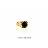 Onyx ring, oval cabochon cut onyx mounted in yellow metal tested as 14ct, ring size P