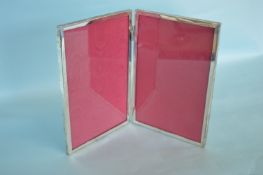A large double folding picture frame. Approx. 30 c