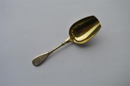 A good quality Russian silver gilt caddy spoon; th