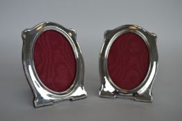 A good pair of oval picture frames with reeded dec