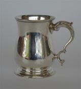 A good heavy George III silver mug. London 1764. A