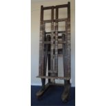 A good large easel with mechanical handle with pai