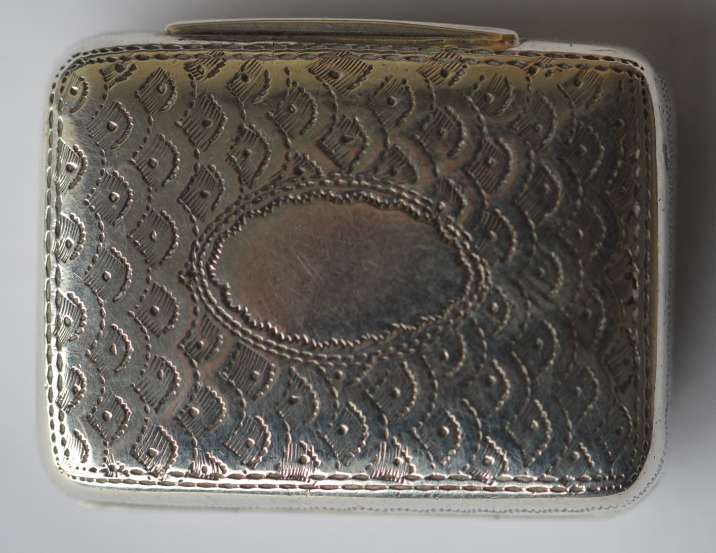 A George V vinaigrette with bright cut decoration. - Image 2 of 2