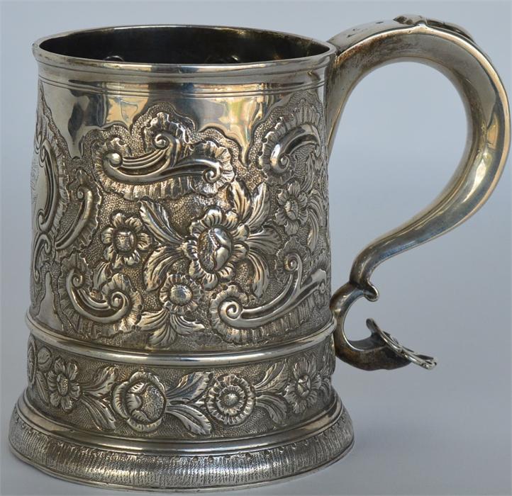 A good heavy Georgian pint mug, the body of tapere