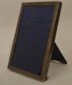 A modern rectangular picture frame. Approx. 17 cm