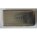 A good quality rectangular snuff box with gilt int