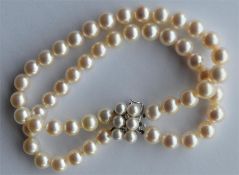 A good quality two strand bracelet with concealed