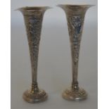 A small pair of tapered spill vases. Approx. 14 cm