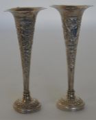 A small pair of tapered spill vases. Approx. 14 cm