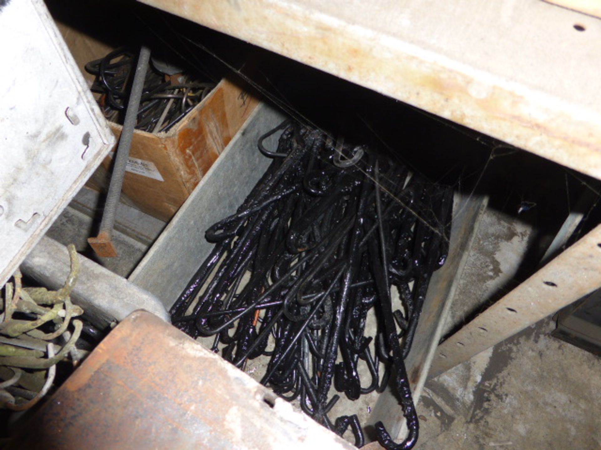 Small metal rack containing metal lin bins and cardboard boxes containing paint spray/paint drying - Image 4 of 5