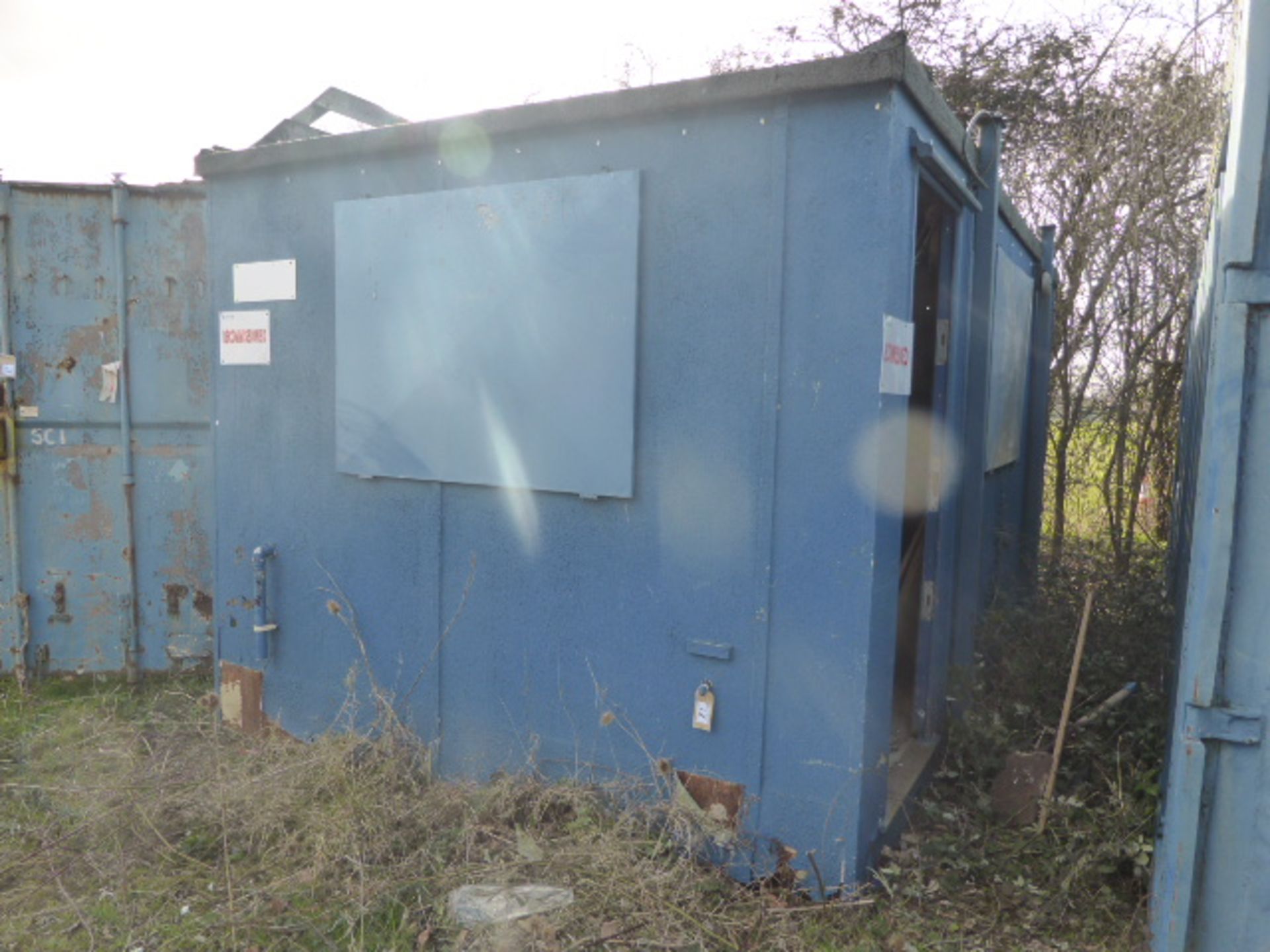 Portable jackleg office building with felt roof dimensions 5m x 2.7m