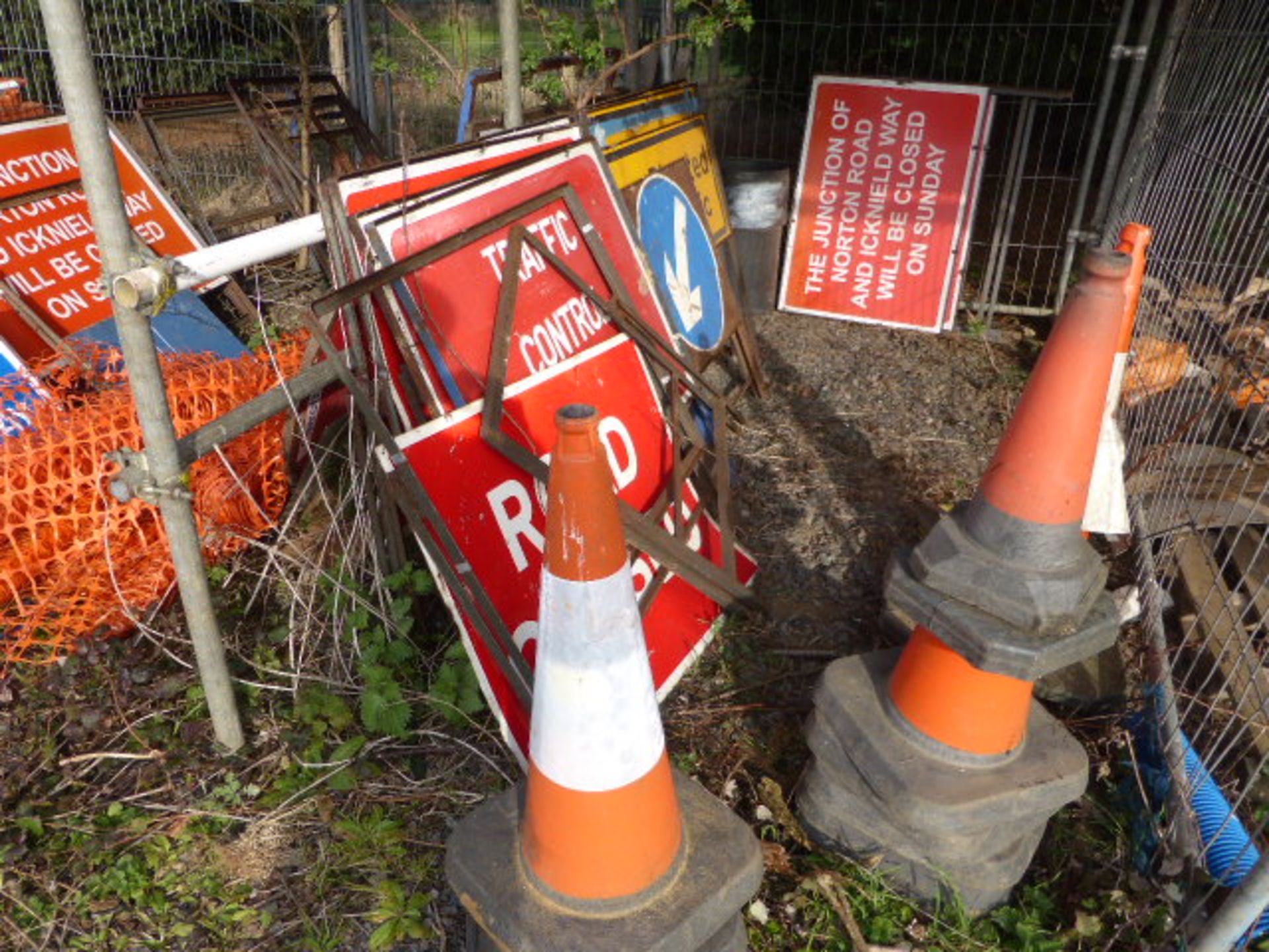 A range of road signs, bollards and plastic safety fencing etc - Image 3 of 5