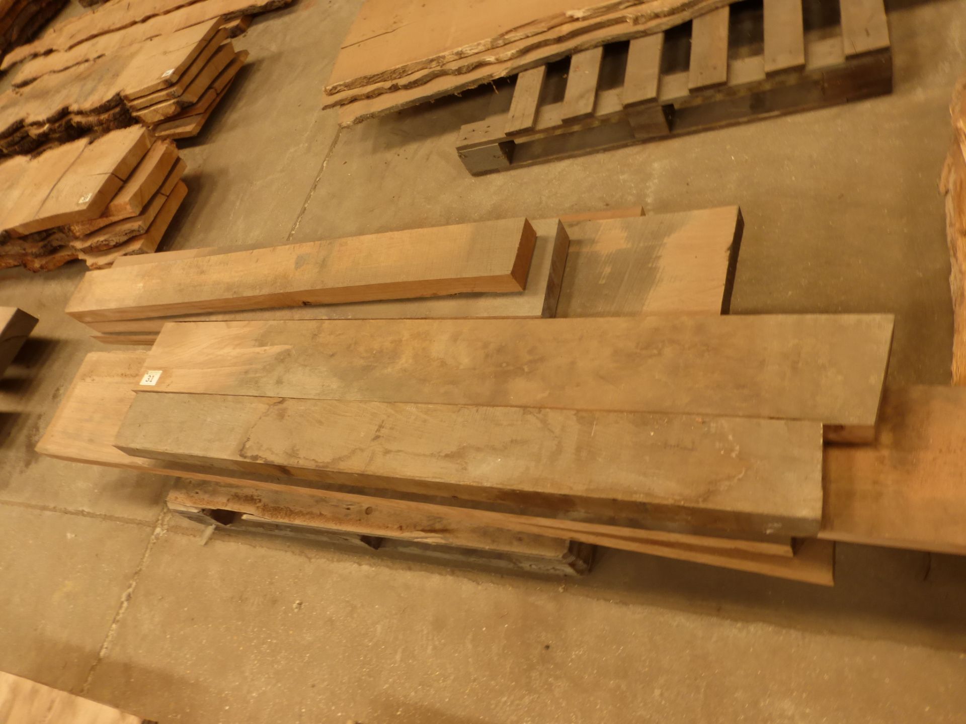 A pallet of 10 rough sawn oak planks in various sizes up to 2200 x 300 x 50mm - Image 2 of 3