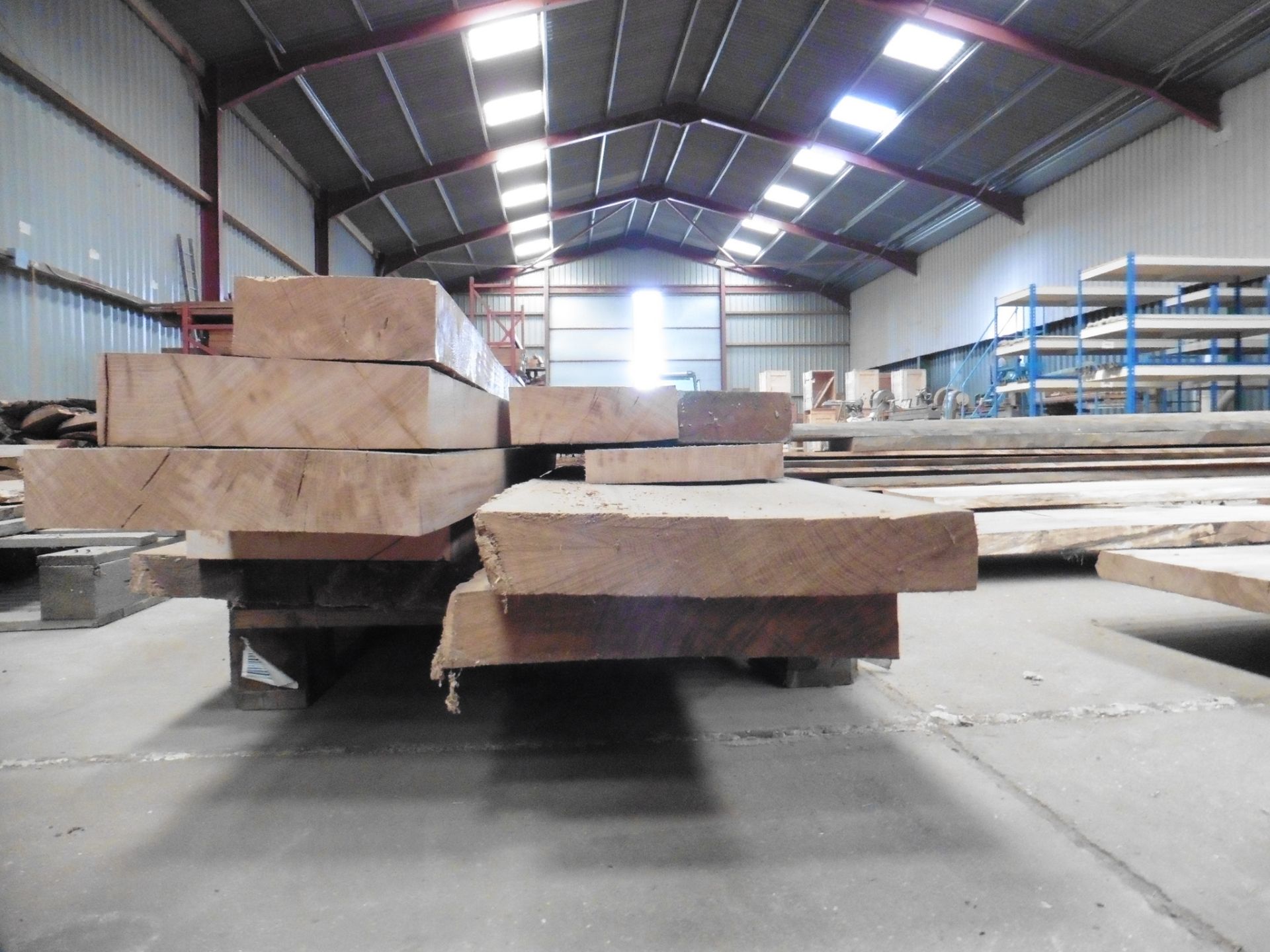 A pallet of 10 rough sawn oak planks in various sizes up to 2200 x 300 x 50mm - Image 3 of 3