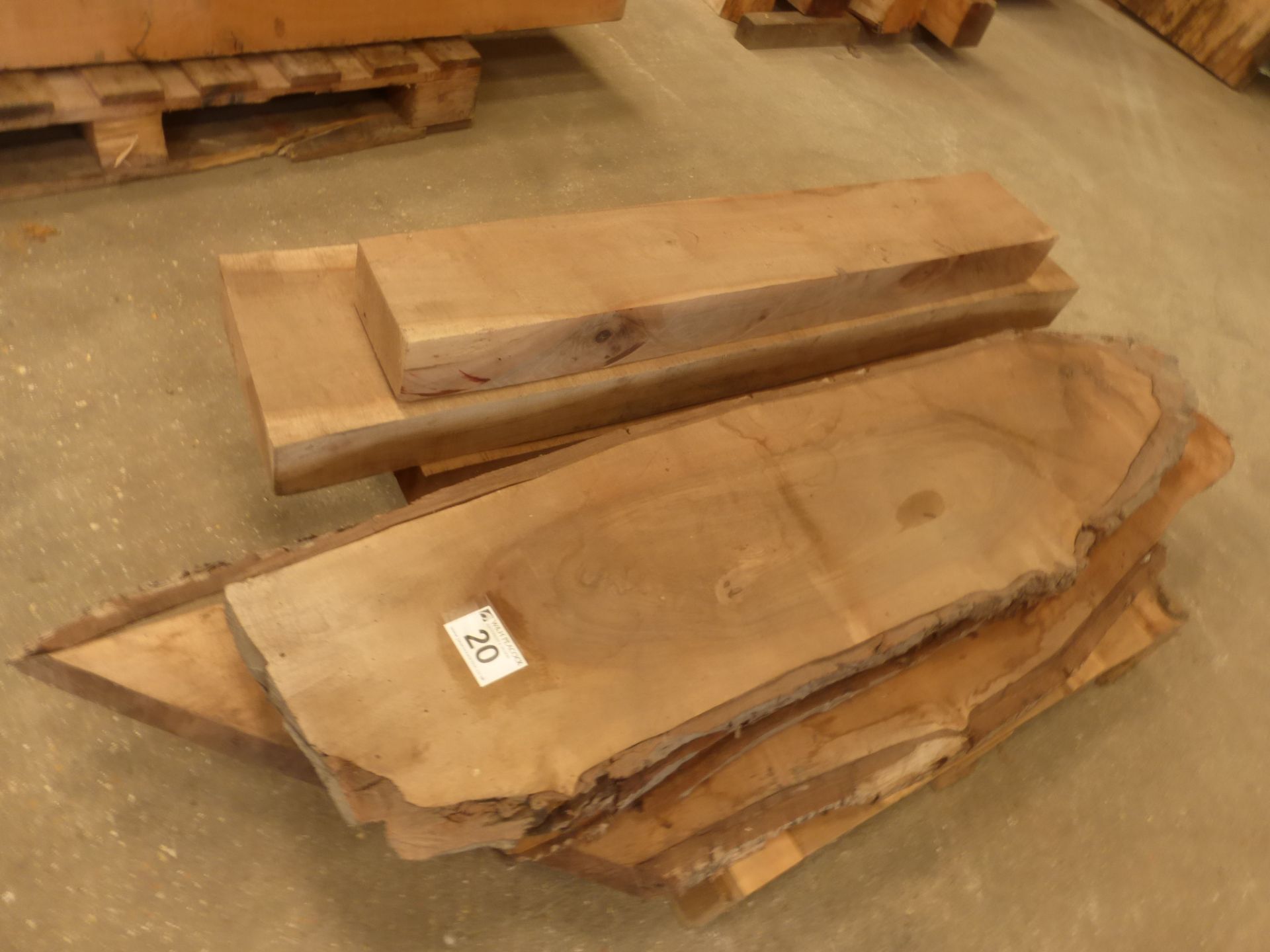 A pallet of 7 planks of waney edge and other rough sawn English walnut - Image 5 of 5