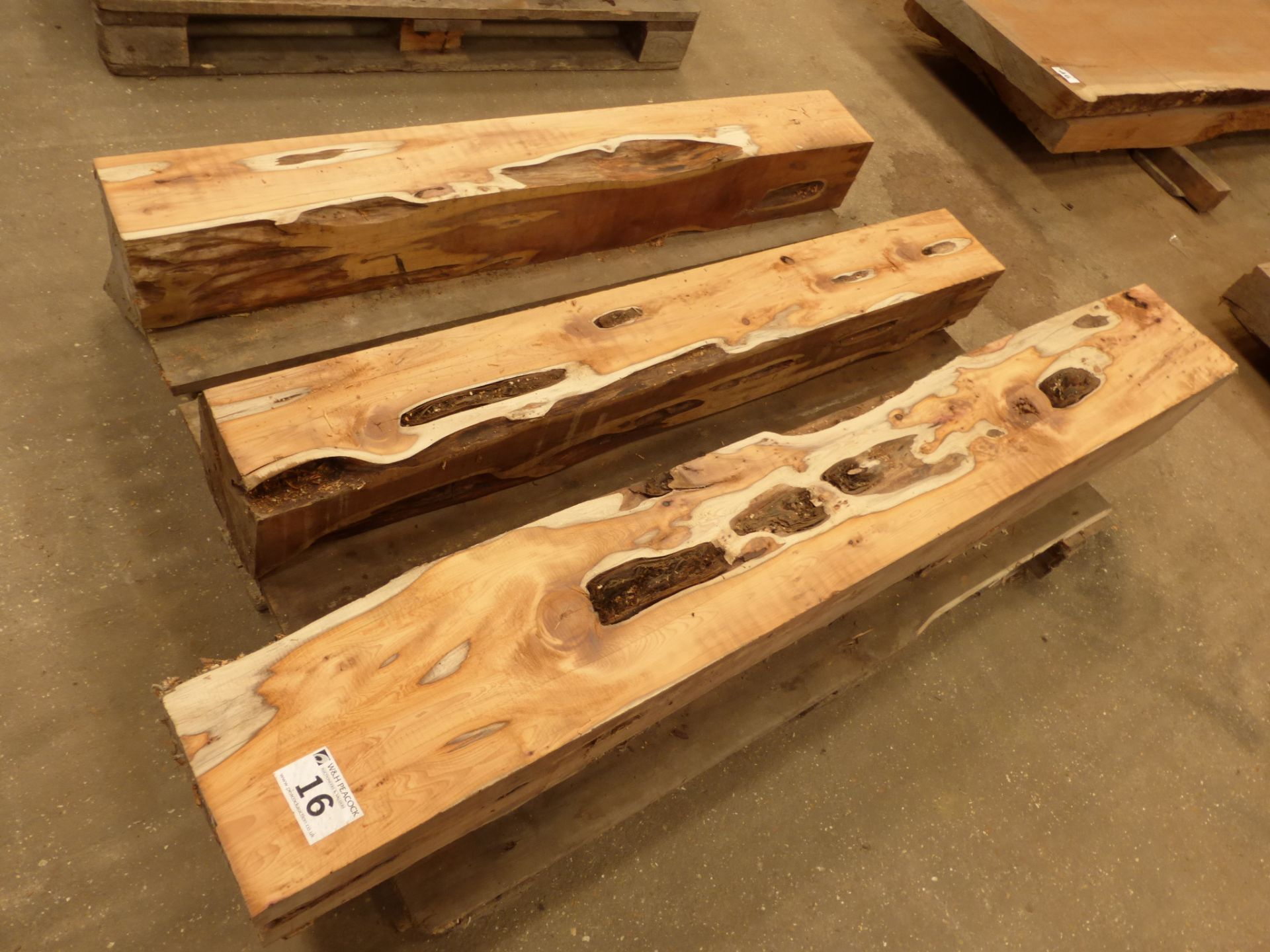 3 yew beams;1 x 500 x 200 x 200mm and 2 x 1200 x 150 x 150mm - Image 2 of 5