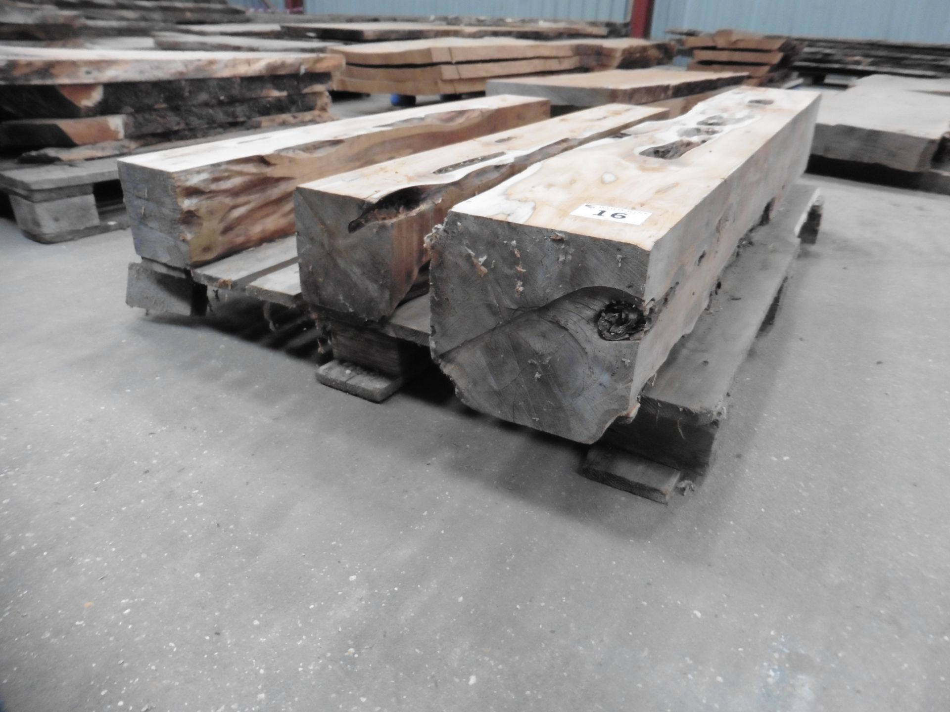 3 yew beams;1 x 500 x 200 x 200mm and 2 x 1200 x 150 x 150mm - Image 3 of 5