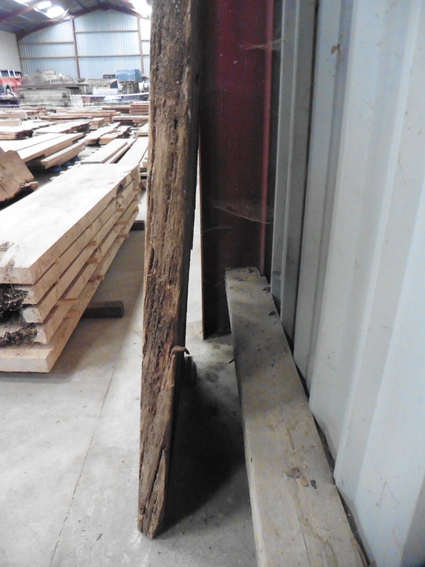 Plank of waney edge oak 2700 x 500 x 60mm - Image 2 of 2