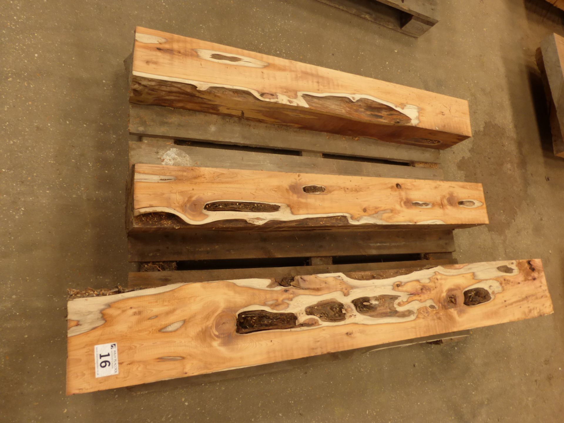 3 yew beams;1 x 500 x 200 x 200mm and 2 x 1200 x 150 x 150mm