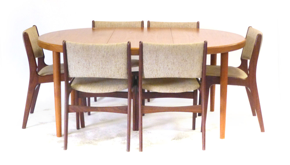 A Danish teak extending dining table by VE-LE Stole MobelFabrik, max l.