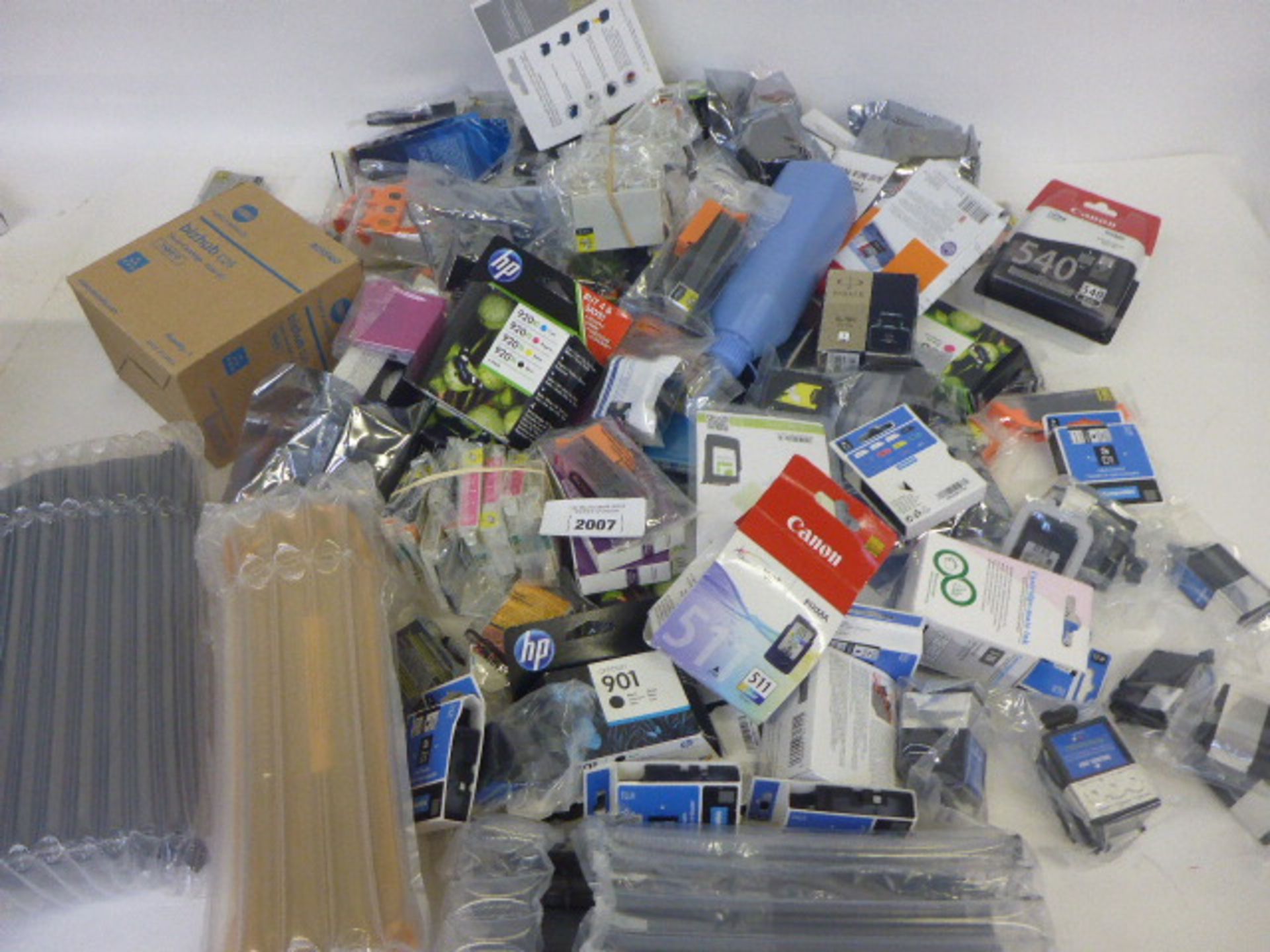 Large quantity of black & colour ink cartridges including HP and Canon