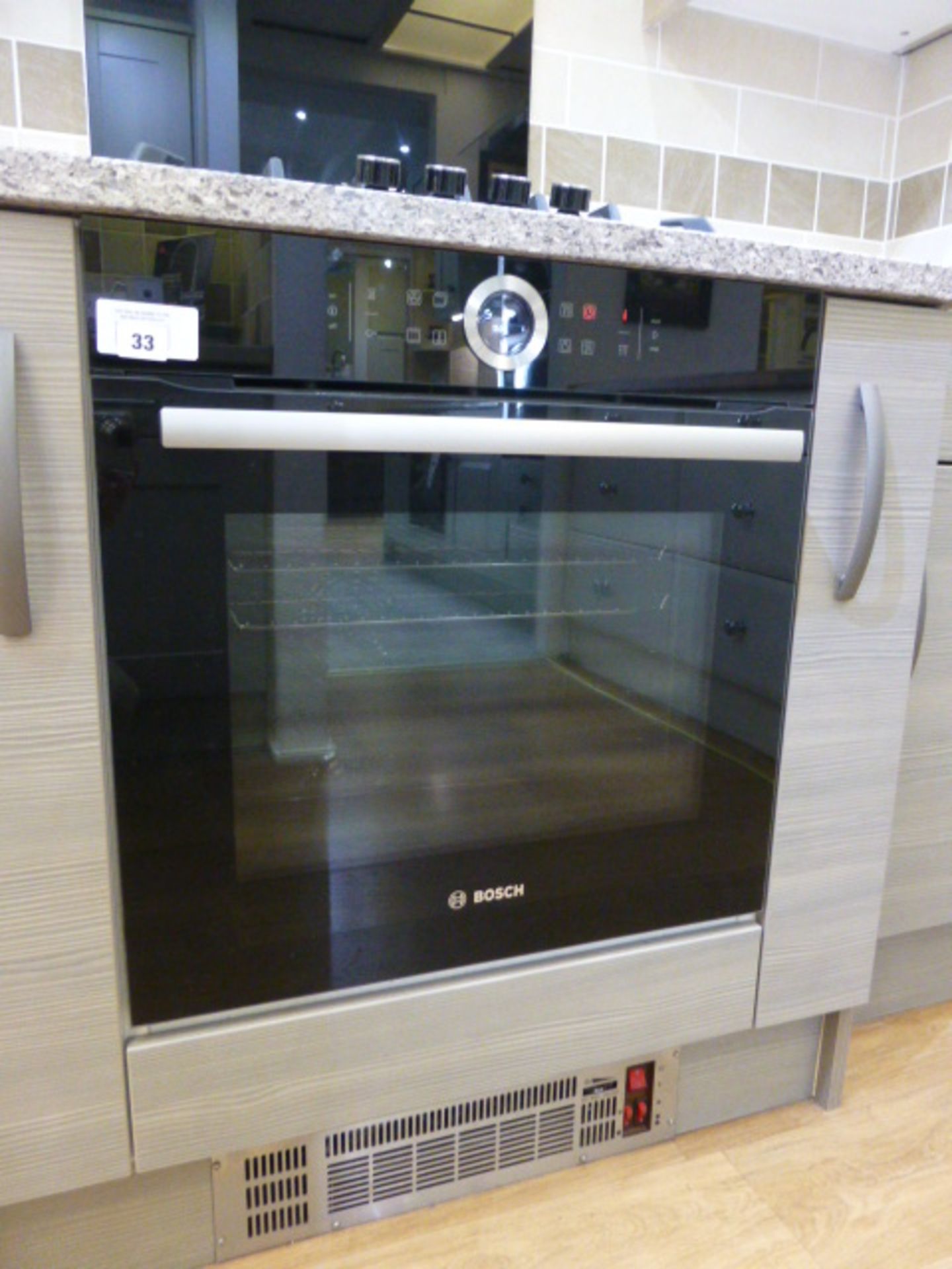 Bosch Pyrolytic single door digital oven, model no. HBG675BB1B