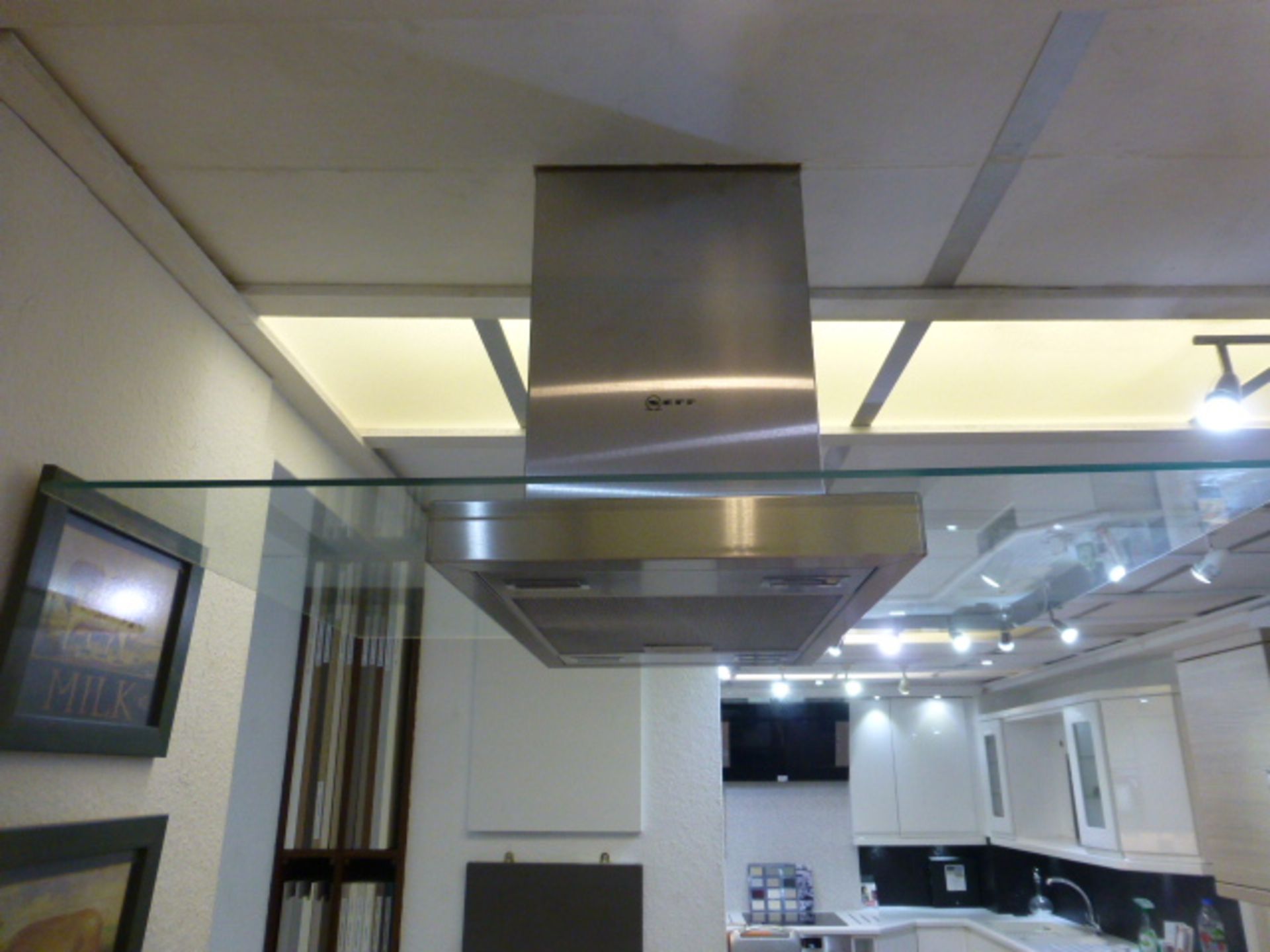 Neff 90cm stainless steel and glass island extractor Model No: I89EH52N0B/01 - Image 3 of 8