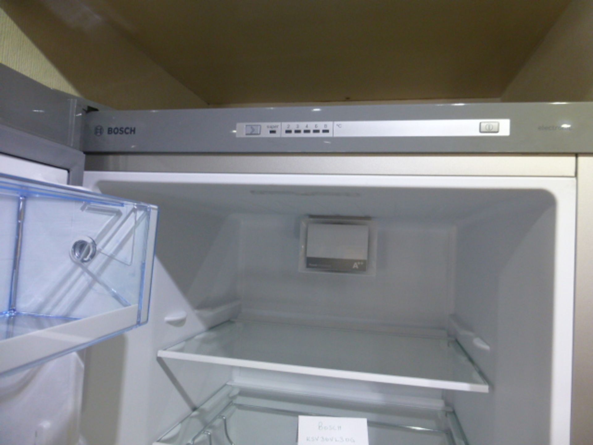 Bosch 60cm full height refrigerator model no. KSV36VL30G - Image 7 of 7