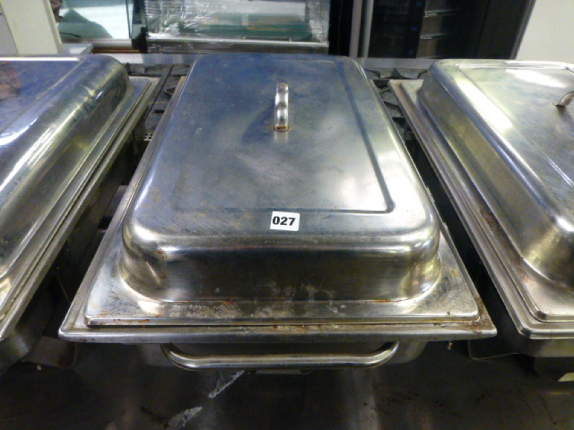 Stainless steel chafing dish on stand with lid