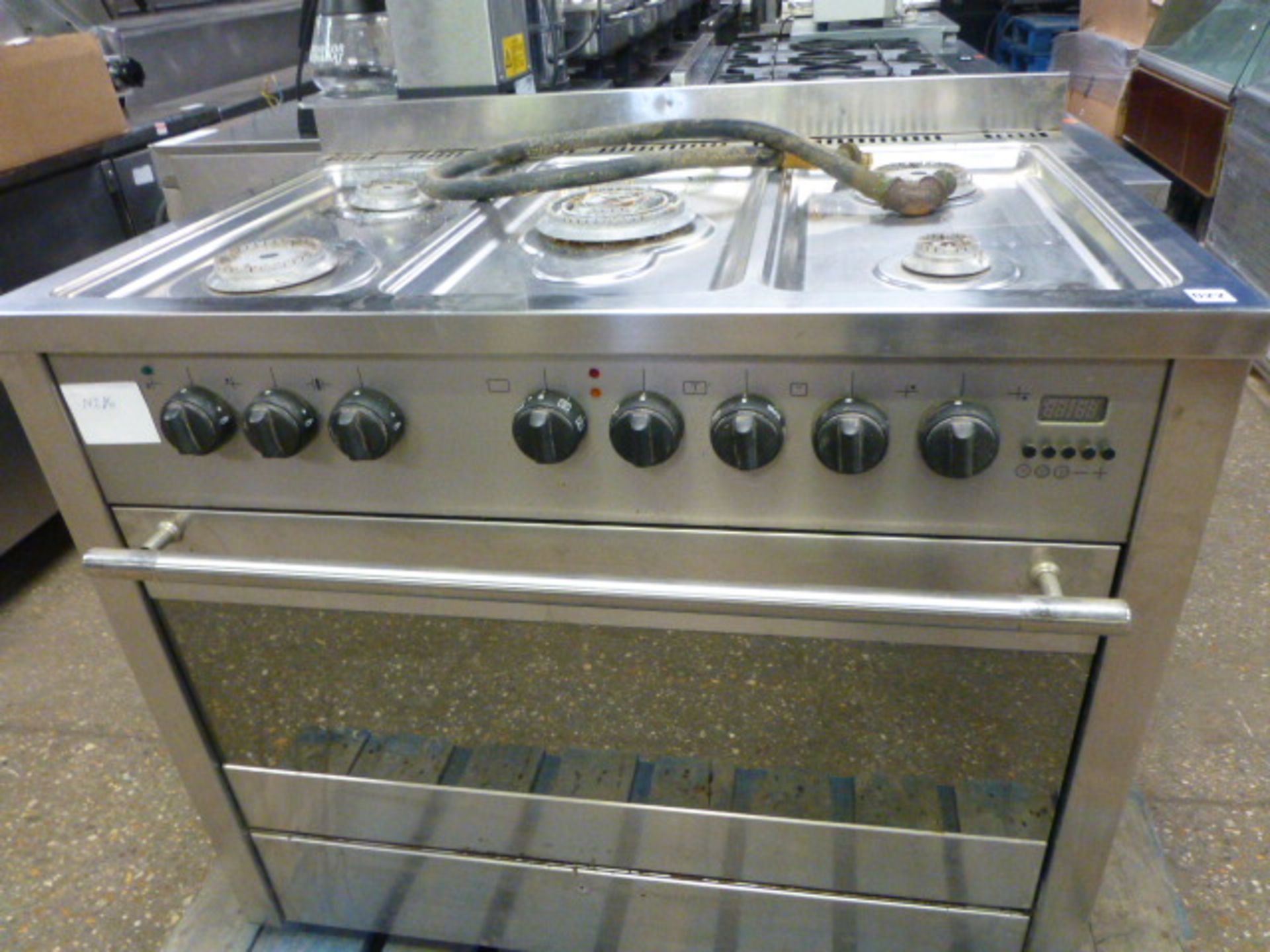 90cm gas domestic range cooker with 5 burner top and large single door oven under with various